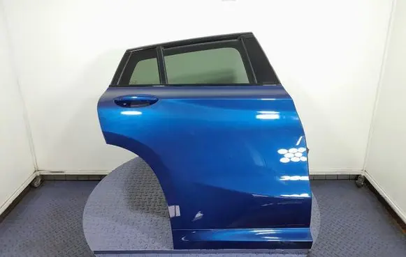 BMW X4 F26 Rear door