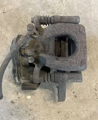 Nissan Qashqai Rear brake caliper 32353311C 32353311