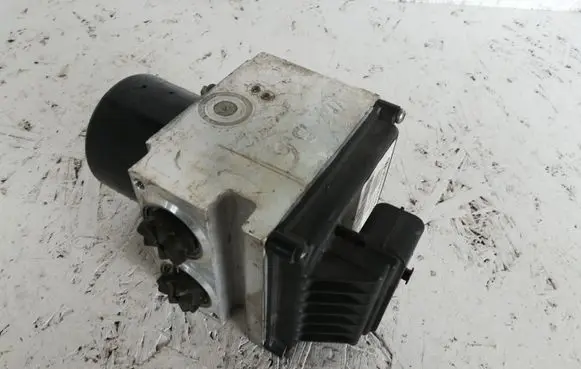 Volkswagen PASSAT B6 ABS Pump 3C0614109K