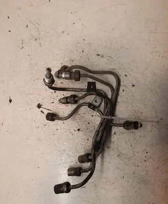 Toyota Previa (XR30, XR40) II Fuel injector supply line/pipe 