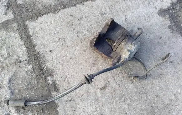 Peugeot 807 Front brake caliper
