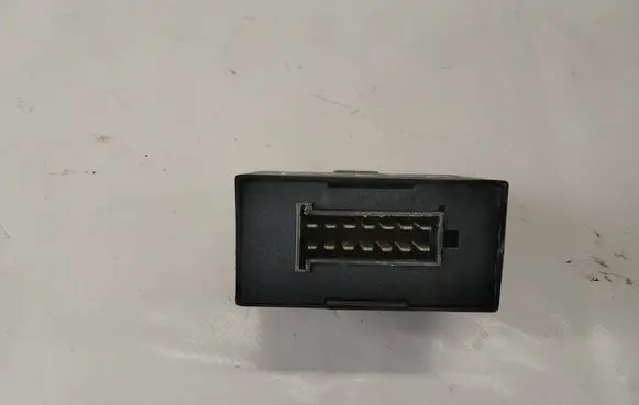 Toyota Avensis T250 Tow bar relay 10R02157301 032010 UN09