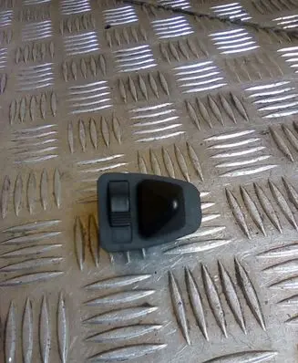 BMW 3 E46 Wing mirror switch 613183736919 03200500