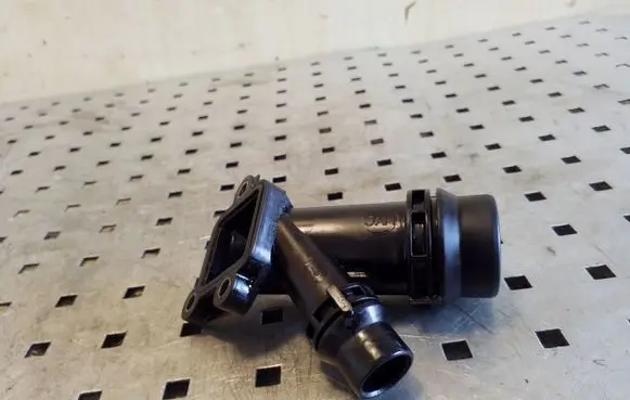 BMW X6 E71 Engine coolant pipe/hose 11122247744