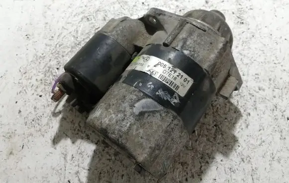 Mercedes-Benz A W169 Starter motor 0051212101
