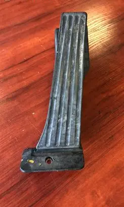 BMW 1 E81 E87 Accelerator throttle pedal 6786589