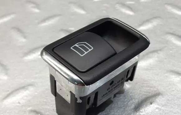 Mercedes-Benz C W204 Electric window control switch A2048700451