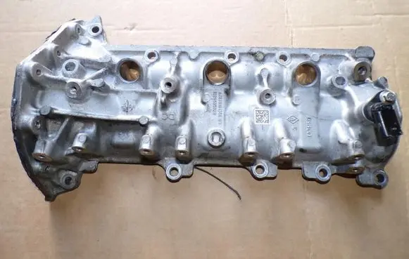 Nissan Juke II F16 Rocker cam cover 132659592R