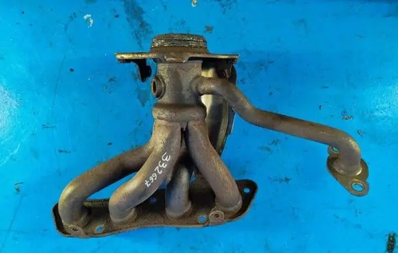 Toyota Prius+ (ZVW40) Exhaust manifold 1714137150