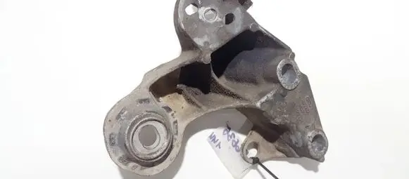 Audi A4 S4 B5 8D Engine mounting bracket 4b0199352a