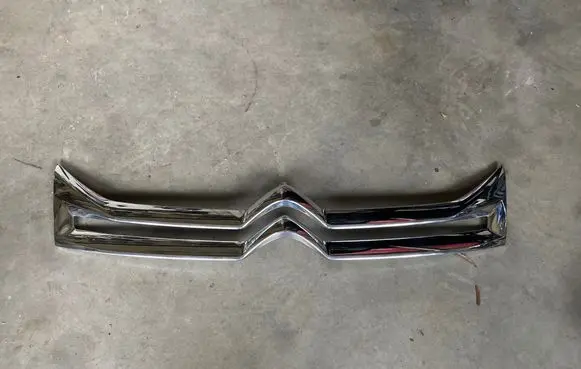 Citroen Jumpy Front bumper upper radiator grill A043