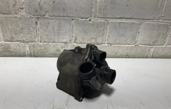BMW X5 E70 Water pump 5A05704