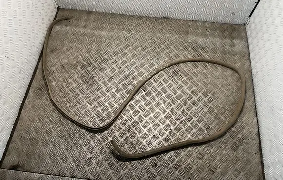 Nissan Terrano Trunk rubber seal (body) 