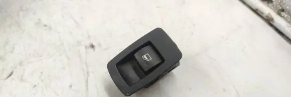 BMW 1 E81 E87 Electric window control switch 15939900 6945874