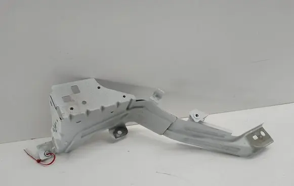 Volvo XC40 Fender mounting bracket 31469386