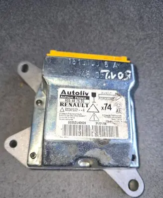 Renault Laguna II Airbag control unit/module 605487500 G025ZU40626 8200412021