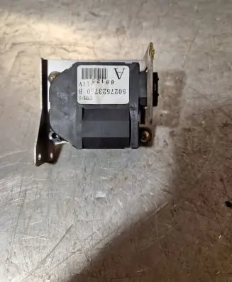 Renault Koleos I Air flap motor/actuator 5027523750 881251V