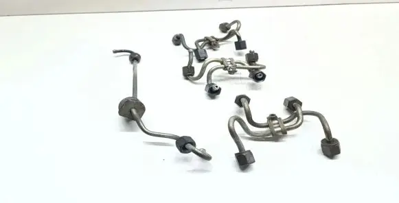 Fuel injector supply line/pipe