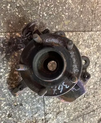 Ford Focus C-MAX Front wheel hub