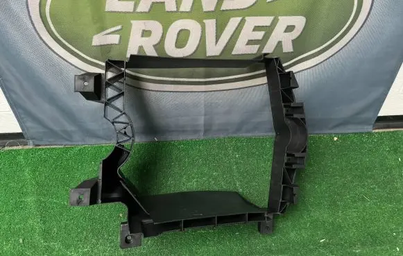 Land Rover Range Rover L405 Radiator mount bracket LR034578