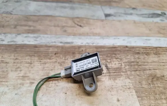 Chrysler Grand Voyager V Airbag deployment crash/impact sensor A2048210651 2048210651