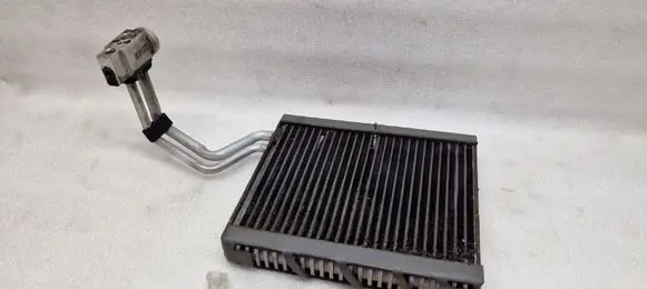 Suzuki Grand Vitara II A/C cooling radiator (condenser)