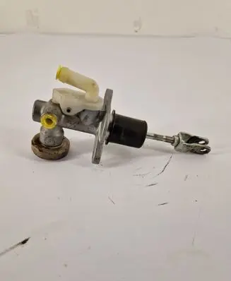 Nissan Navara D23 Master brake cylinder 
