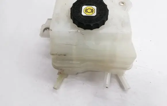 Brake fluid reservoir