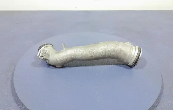 BMW X6 M Air intake hose/pipe 8596272