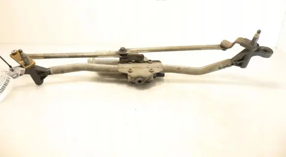 Skoda Fabia Mk2 (5J) Front wiper linkage and motor