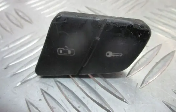 Volkswagen PASSAT B6 Central locking switch button 