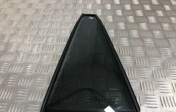 Rear vent window glass