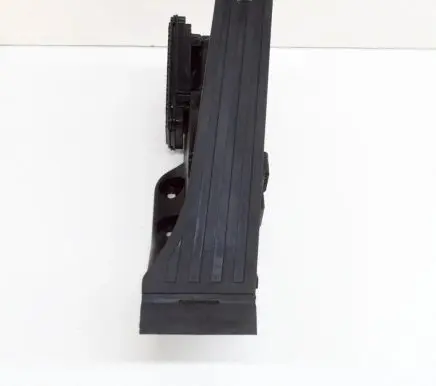 Mercedes-Benz C W205 Accelerator throttle pedal A2C73661103 A2223002300
