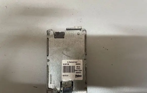 Volkswagen Phaeton Headlight ballast module Xenon 3D0907399