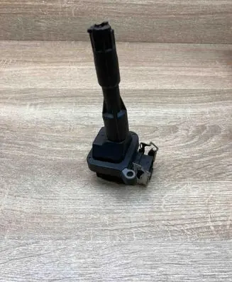 BMW 3 E36 High voltage ignition coil 1703227 0221504004
