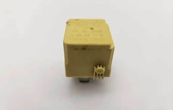 Mercedes-Benz E W210 Other relay A0025421419 4RD00779400