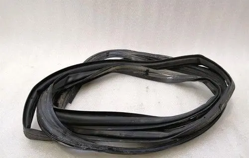 Tesla Model S Rubber seal front coupe door window 103246975C