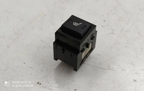 Land Rover Discovery 3 - LR3 Seat heating switch YUF500120