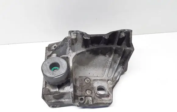 Volvo V70 Engine mounting bracket 30681951 6G926F030BA