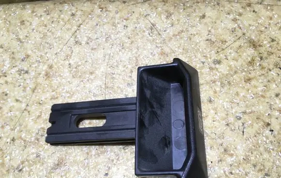Mercedes-Benz E W124 Hand brake release handle 1244270320