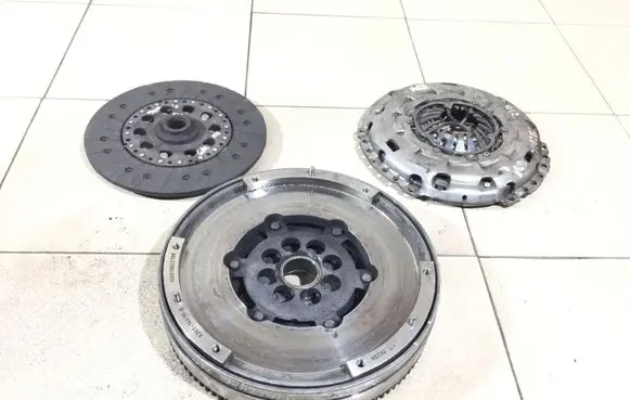 Mazda 6 Clutch set kit R2A116610B 100820022100