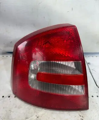 Skoda Octavia Mk2 (1Z) Rear/tail lights 1Z5945111A 1Z5945595A