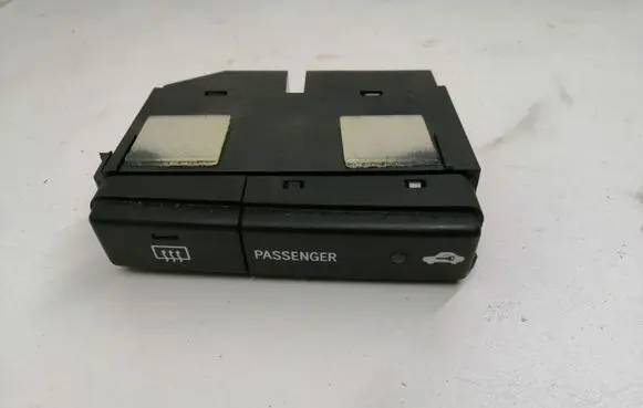 Toyota Avensis T250 Windscreen/window heater switch 8479005130 8479005130C MS452100721