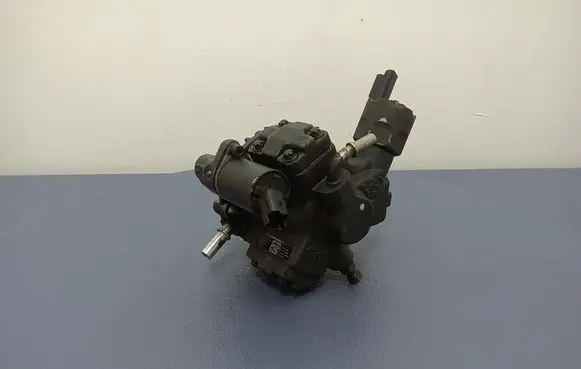 Peugeot 307 Fuel injection high pressure pump 9658193980