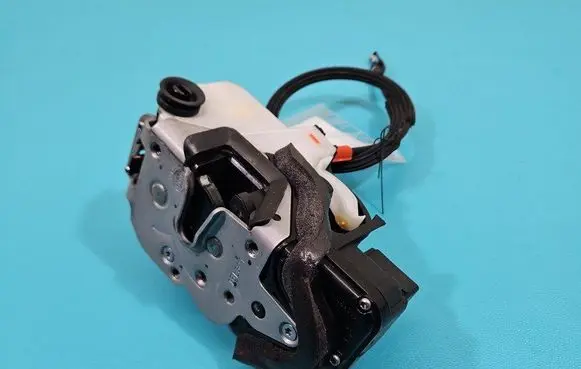 Opel Mokka Rear door lock 13579546 IMPRK1489537