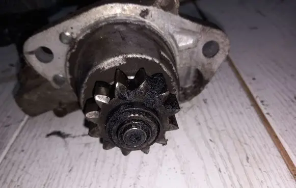 Nissan X-Trail T30 Starter motor 233008H801