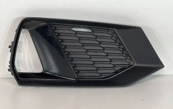 Audi A7 S7 4K8 Front bumper lower grill 4K8807682B