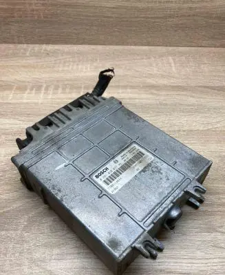 Renault Scenic I Engine control unit/module ECU HOM7700111552 0281010077Used WithPlug
