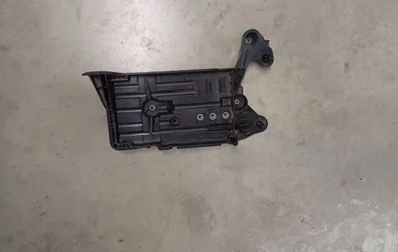 Audi A3 S3 8V Battery tray 5Q0915321