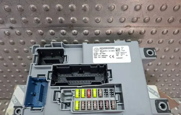Fiat Punto Evo Fuse box set S26340061 00520035980